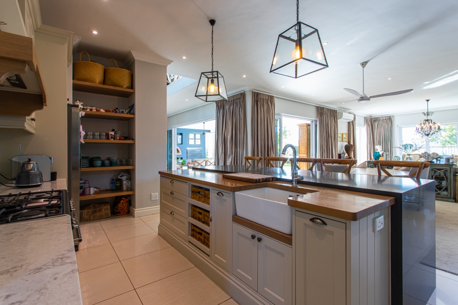 5 Bedroom Property for Sale in Val De Vie Estate Western Cape